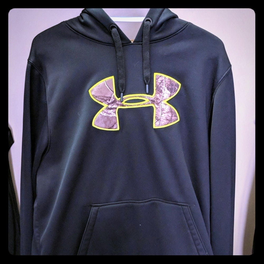 Black/camo under armour hoodie.
